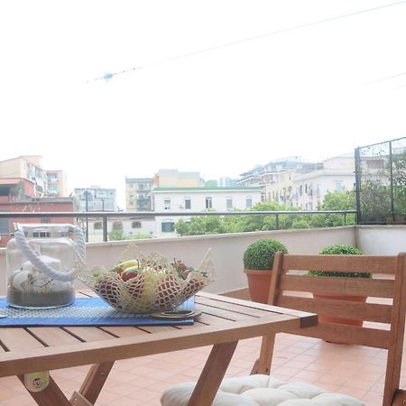 Bed and breakfast Holiday Garibaldi Napoli Extérieur photo