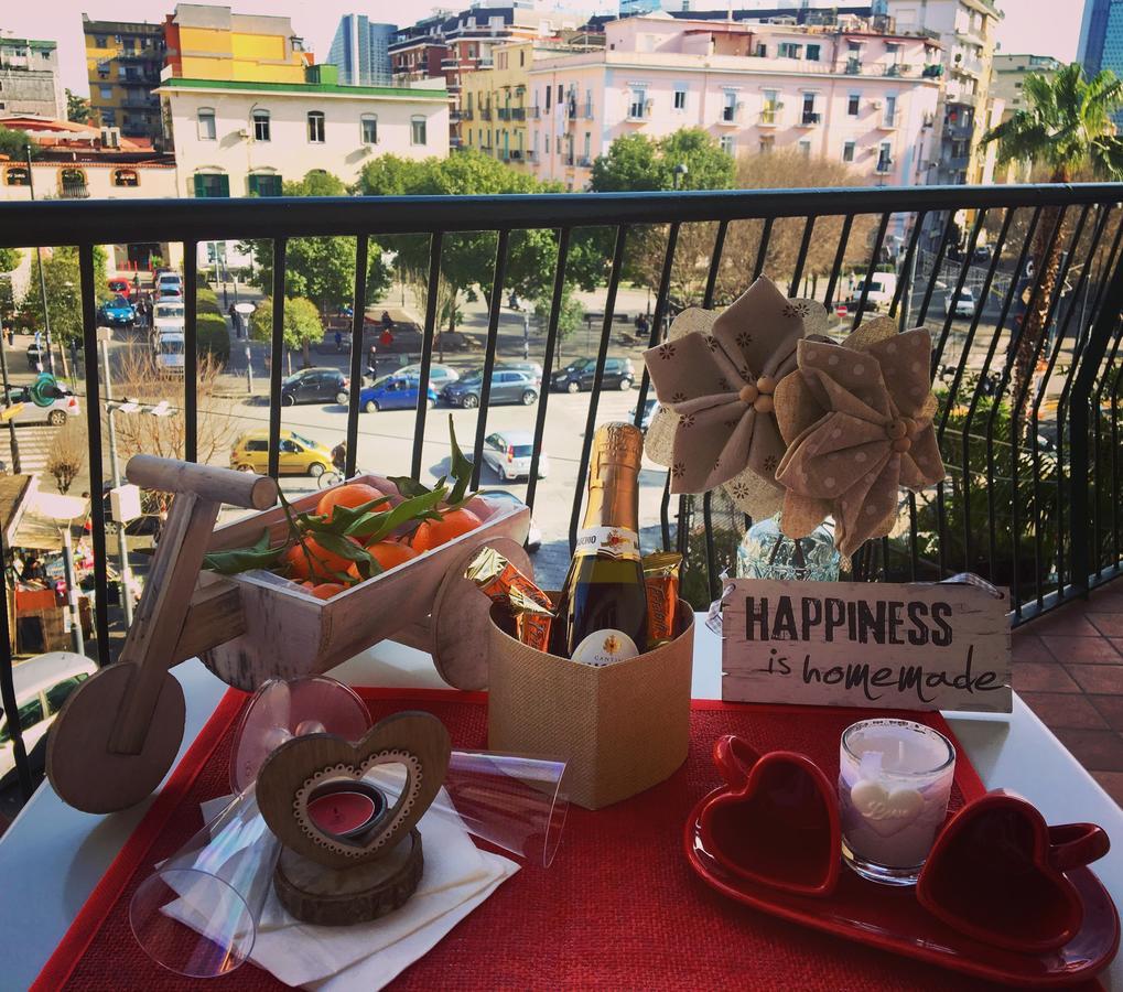 Bed and breakfast Holiday Garibaldi Napoli Extérieur photo