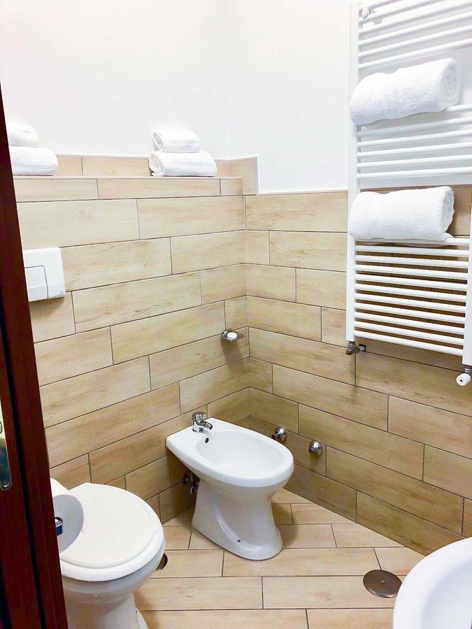 Bed and breakfast Holiday Garibaldi Napoli Extérieur photo