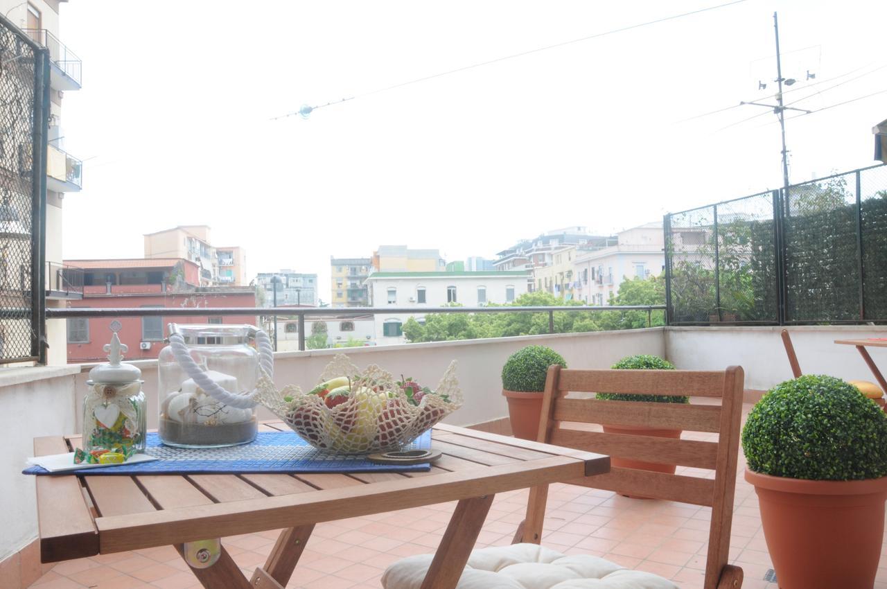 Bed and breakfast Holiday Garibaldi Napoli Extérieur photo